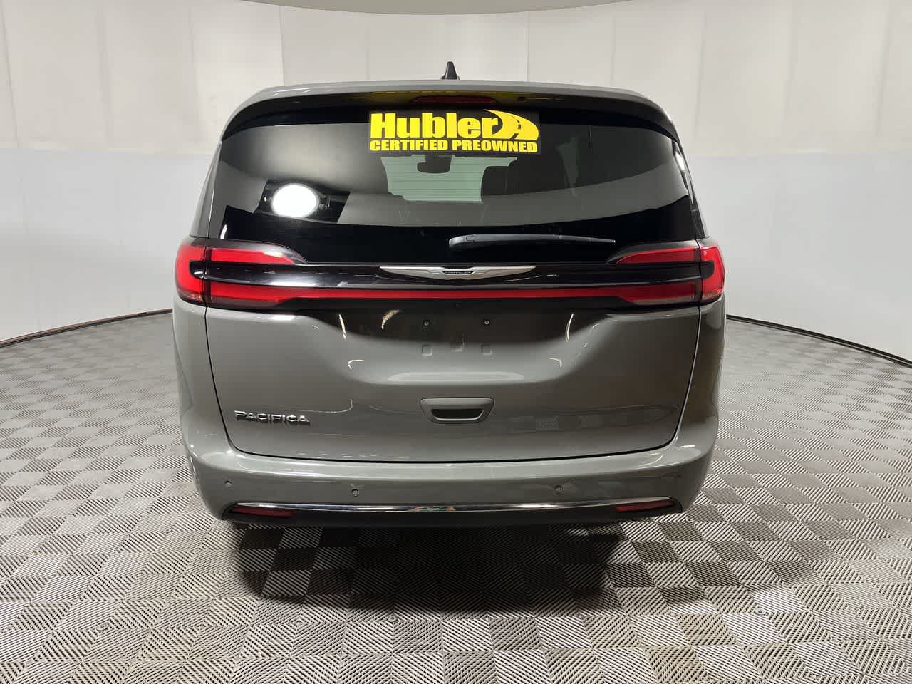 Used 2025 Chrysler Pacifica Select FWD image 7
