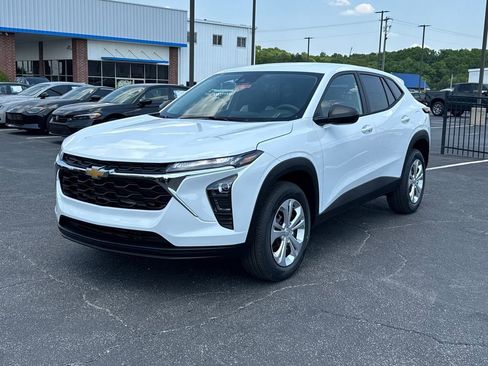 New 2026 Chevrolet Trax LS FWD image 2