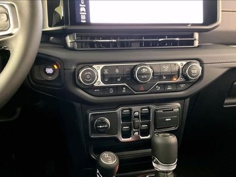 New 2026 Jeep Wrangler Unlimited Sahara AWD/4WD image 6