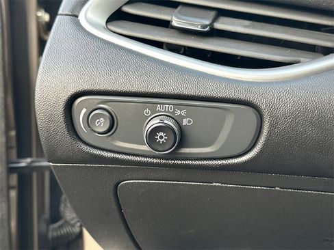 Used 2023 Chevrolet Malibu LT image 31