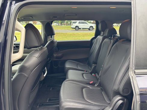 Used 2026 Kia Carnival FWD image 27