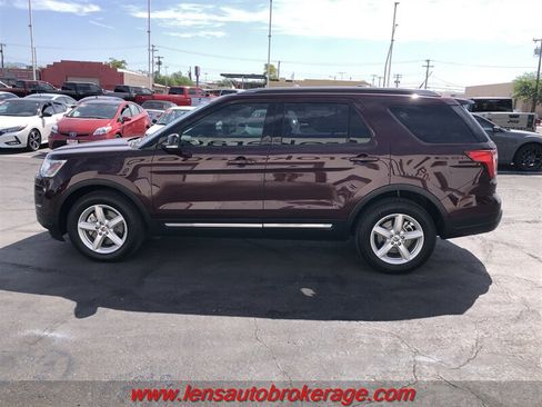 Used 2018 Ford Explorer XLT w/ Equipment Group 201A FWD image 5