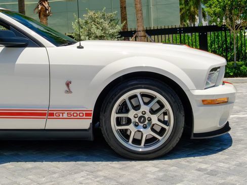 Used 2007 Ford Mustang Shelby GT500 RWD image 10