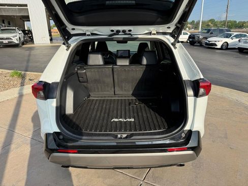 Used 2023 Toyota RAV4 XSE AWD/4WD image 8
