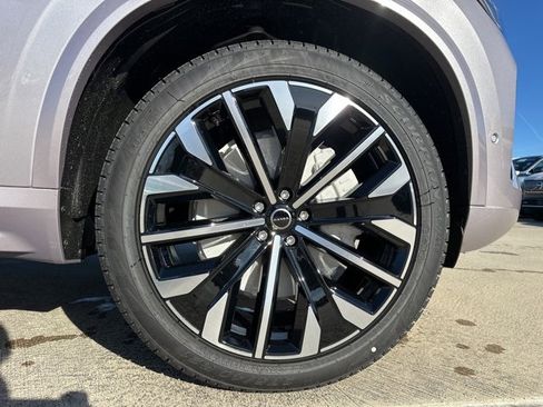 New 2026 Volvo XC90 B6 Ultra w/ Lounge Package image 9