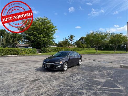 Used 2023 Chevrolet Malibu LT image 2