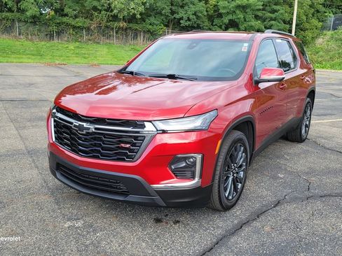 Used 2023 Chevrolet Traverse RS AWD/4WD image 5