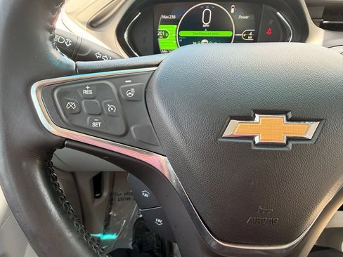 Used 2020 Chevrolet Bolt Premier w/ Infotainment Package FWD image 18