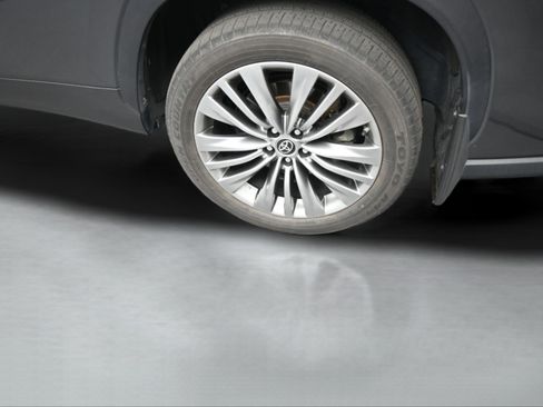 Used 2022 Toyota Highlander Platinum FWD image 38