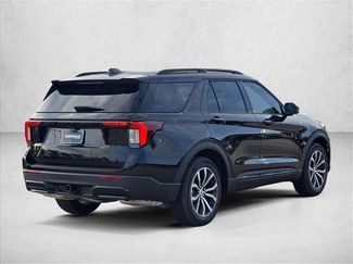 New 2026 Ford Explorer ST-Line RWD video 2
