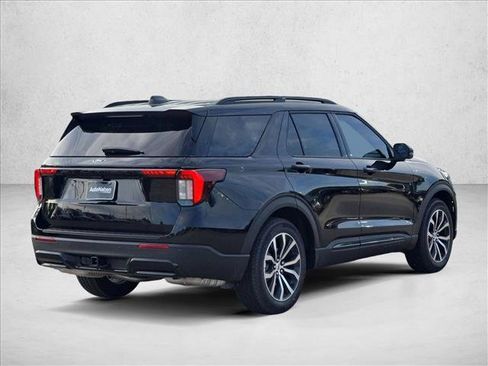 New 2026 Ford Explorer ST-Line RWD image 2