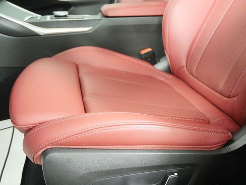 Certified 2025 BMW 330i Sedan image 10