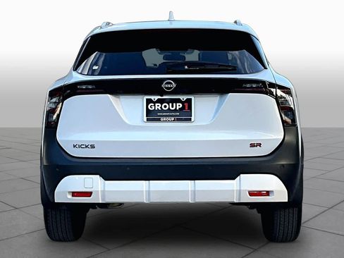 Certified 2025 Nissan Kicks SR FWD image 5