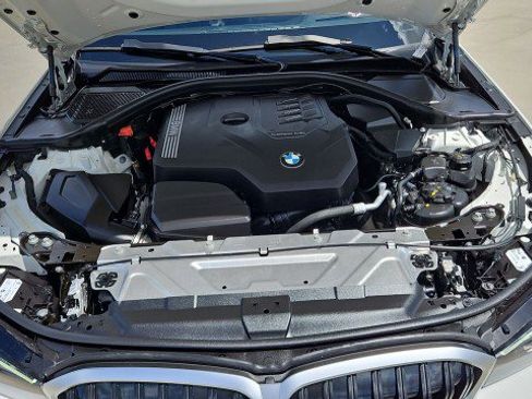 Used 2023 BMW 330i Sedan w/ Premium Package image 30
