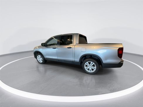 Used 2017 Honda Ridgeline RT image 4