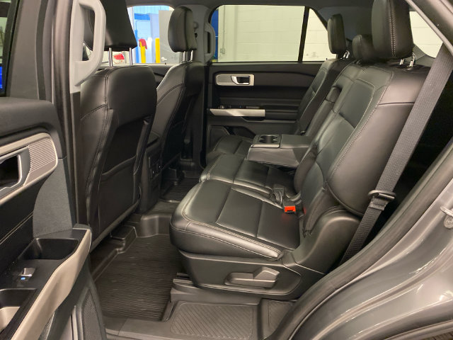 Used 2023 Ford Explorer XLT w/ Equipment Group 202A AWD/4WD image 30