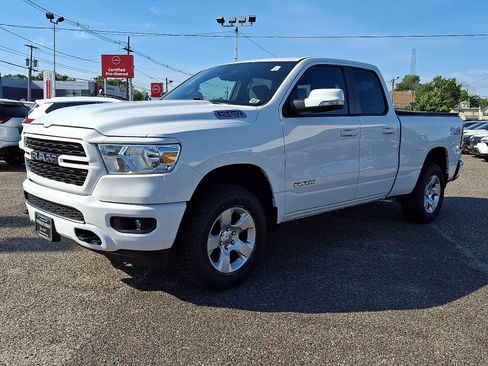 Used 2022 RAM 1500 Big Horn AWD/4WD image 3
