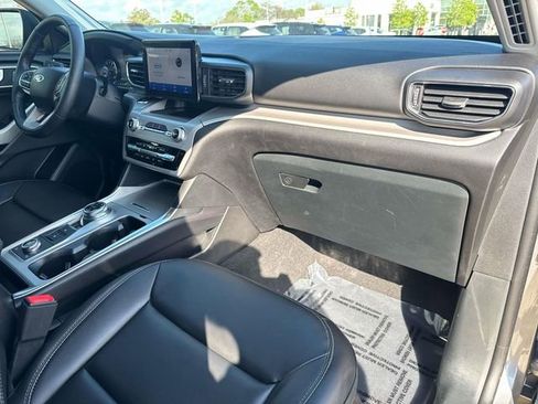 Used 2023 Ford Explorer XLT w/ Equipment Group 202A image 13