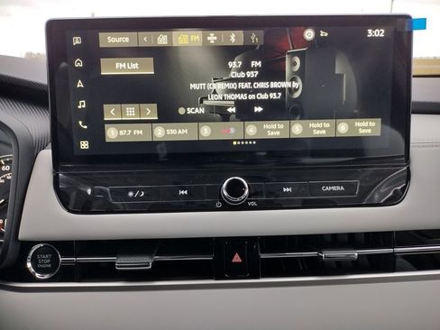 New 2025 Mitsubishi Outlander SE image 3