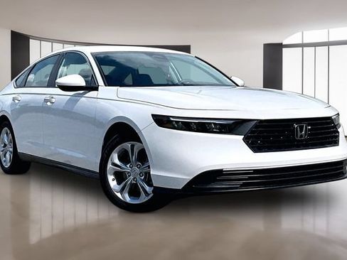Used 2023 Honda Accord LX image 3