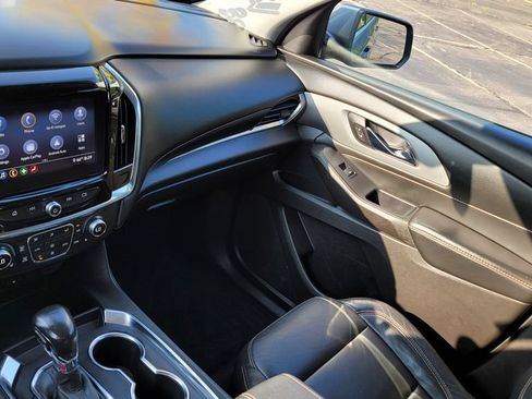 Used 2021 Chevrolet Traverse LT w/ LPO, Floor Liner Package AWD/4WD image 23