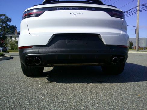 Used 2020 Porsche Cayenne image 17