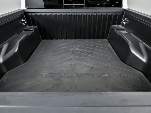 Used 2021 Toyota Tacoma TRD Off-Road AWD/4WD image 16