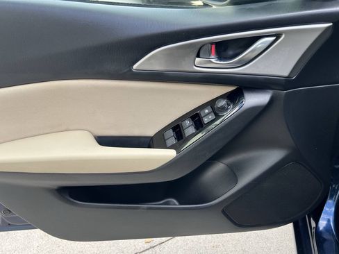 Used 2017 MAZDA MAZDA3 Sport FWD image 23