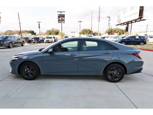 Used 2021 Hyundai Elantra SEL w/ Convenience Package image 5