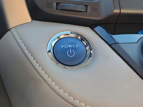 Used 2018 Toyota RAV4 Limited image 34