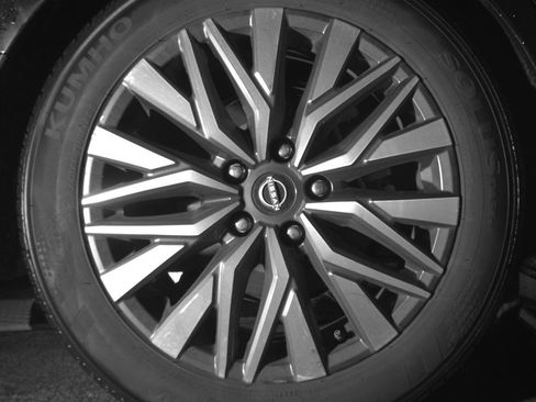 Used 2025 Nissan Altima 2.5 SV image 15