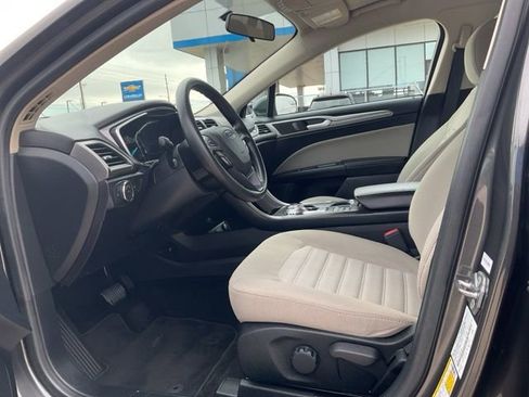 Used 2018 Ford Fusion S FWD image 3