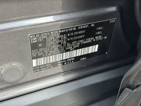 Used 2025 Toyota RAV4 LE AWD/4WD image 32