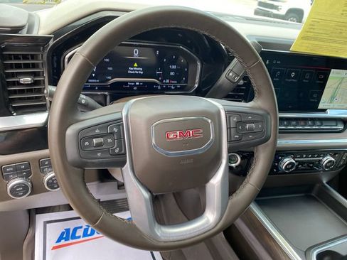 Used 2025 GMC Sierra 2500 SLT AWD/4WD image 11