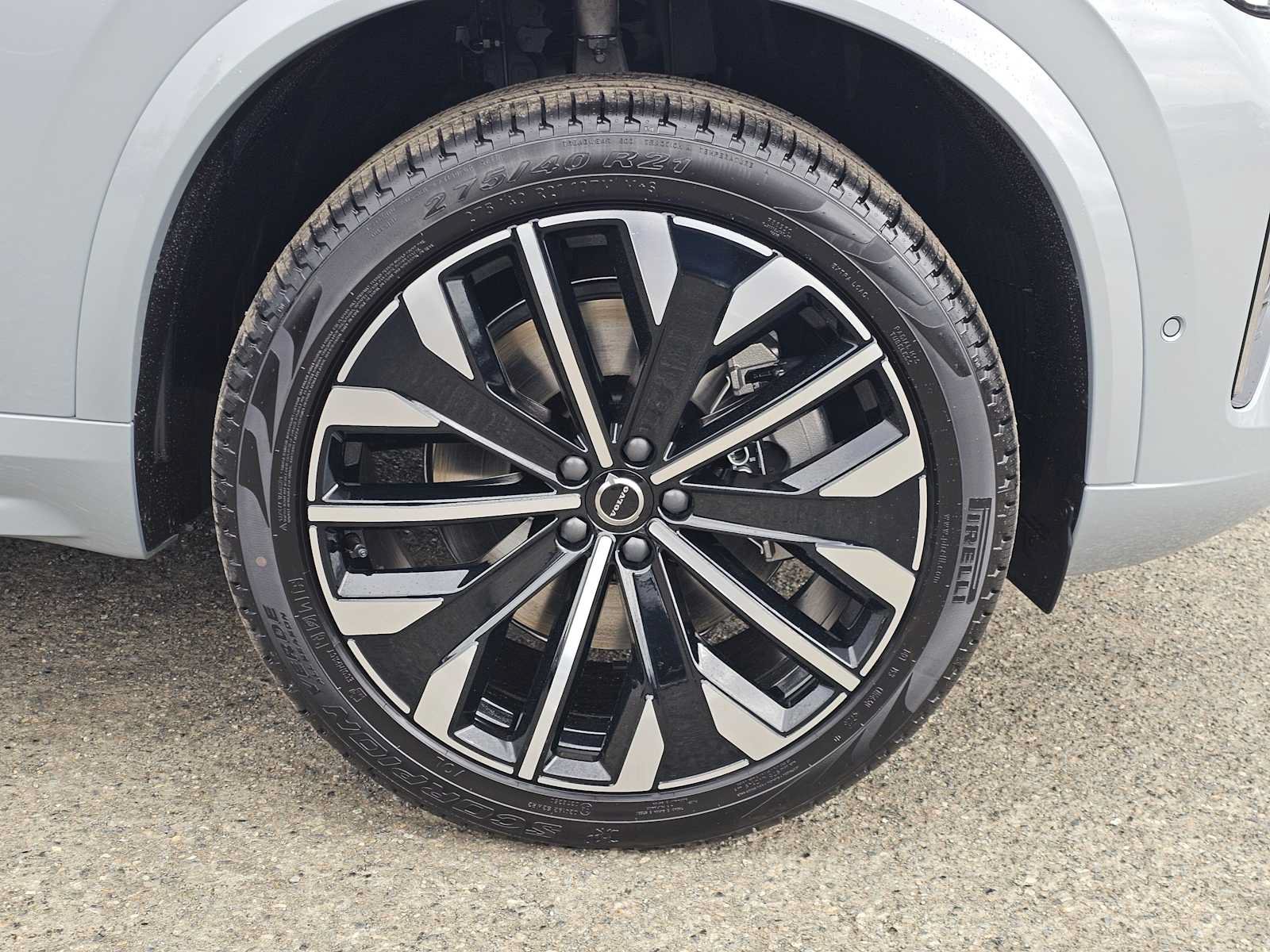 New 2026 Volvo XC90 T8 Plus w/ Protection Package AWD/4WD image 9