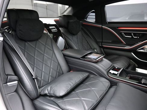 Used 2021 Mercedes-Benz Maybach S 580 4MATIC image 25