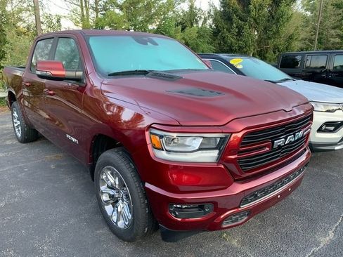 Used 2023 RAM 1500 Laramie AWD/4WD image 5