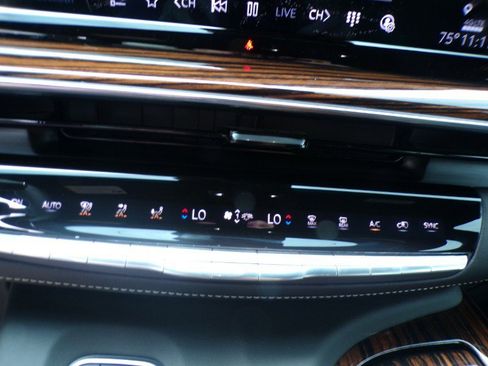 Used 2021 Cadillac Escalade Premium Luxury w/ Driver Assist Tech Package image 18