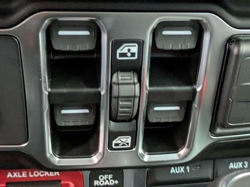 New 2026 Jeep Gladiator Mojave w/ Technology Group AWD/4WD image 26