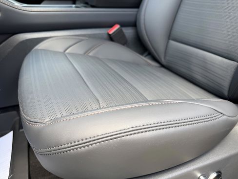 New 2026 Lincoln Nautilus Reserve w/ Jet Appearance Package AWD/4WD image 16