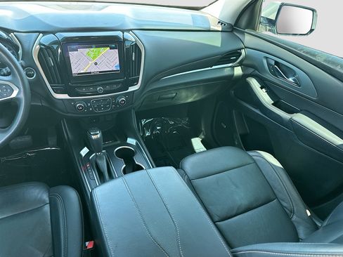 Used 2018 Chevrolet Traverse Premier w/ Driver Confidence II Package FWD image 19