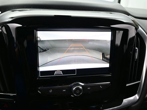 Used 2021 Chevrolet Traverse LS image 19