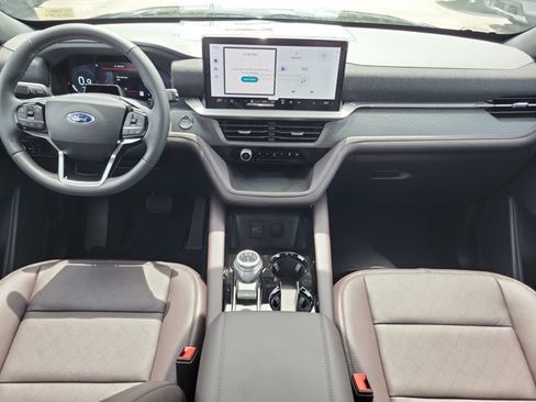 New 2026 Ford Explorer Platinum RWD image 17