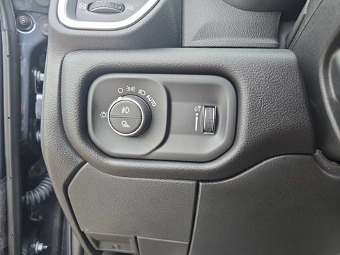 Used 2025 RAM 2500 Big Horn AWD/4WD image 26