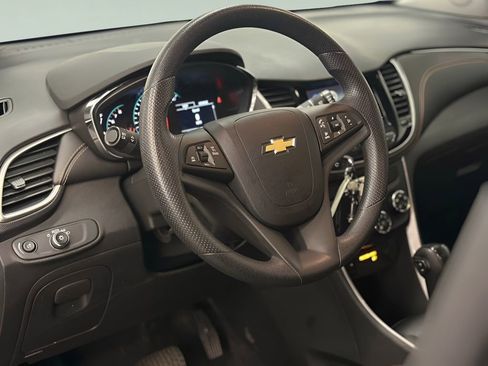 Certified 2022 Chevrolet Trax LS w/ Tint and Cruise Package image 18