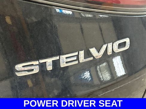 Used 2024 Alfa Romeo Stelvio Veloce image 12