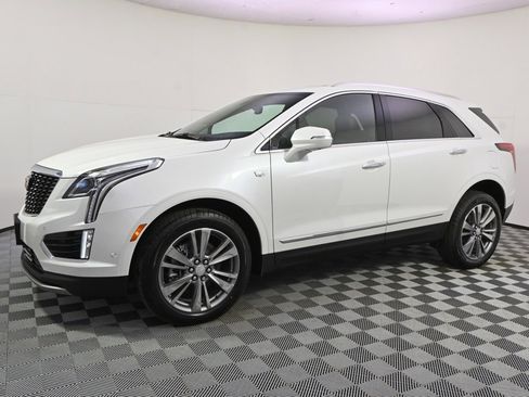 New 2026 Cadillac XT5 Premium Luxury image 2