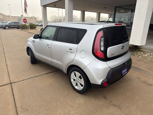Used 2016 Kia Soul image 7