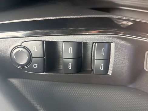 Used 2025 Chevrolet Equinox LT AWD/4WD image 25