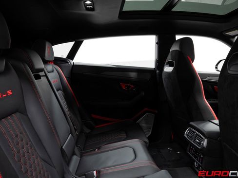 Used 2024 Lamborghini Urus Performante AWD/4WD image 46